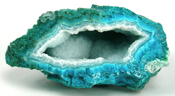 Geode NOT amethyst (chrysocolla quartz, in case you were wondering). (Photo: Rob Lavinsky/wikimedia)