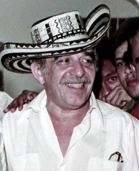 Gabriel Garcia Marquez: writer of long sentences and wearer of snazzy hats. (Photo: F3rn4nd0/wikimedia)